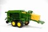 Bruder 02017 prasa kostkująca do siana John Deere